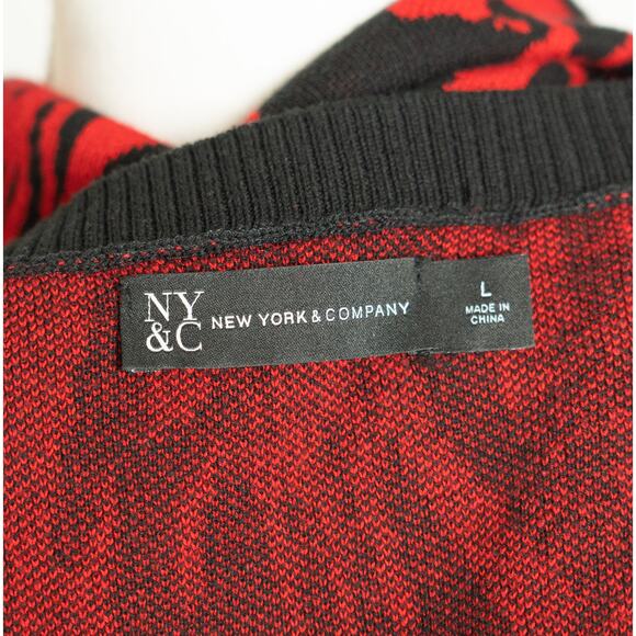 New York and Company Red Black Sweater Size Large - Picture 7 of 7